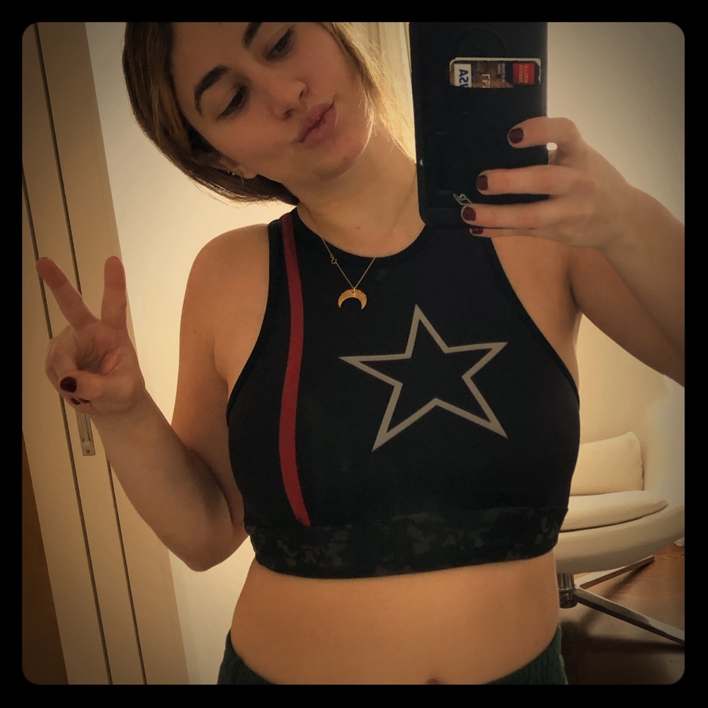 A sports bra/crop top for yoga or workin out
